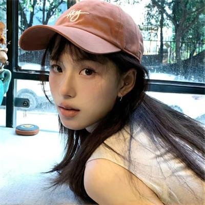有色彩的女子